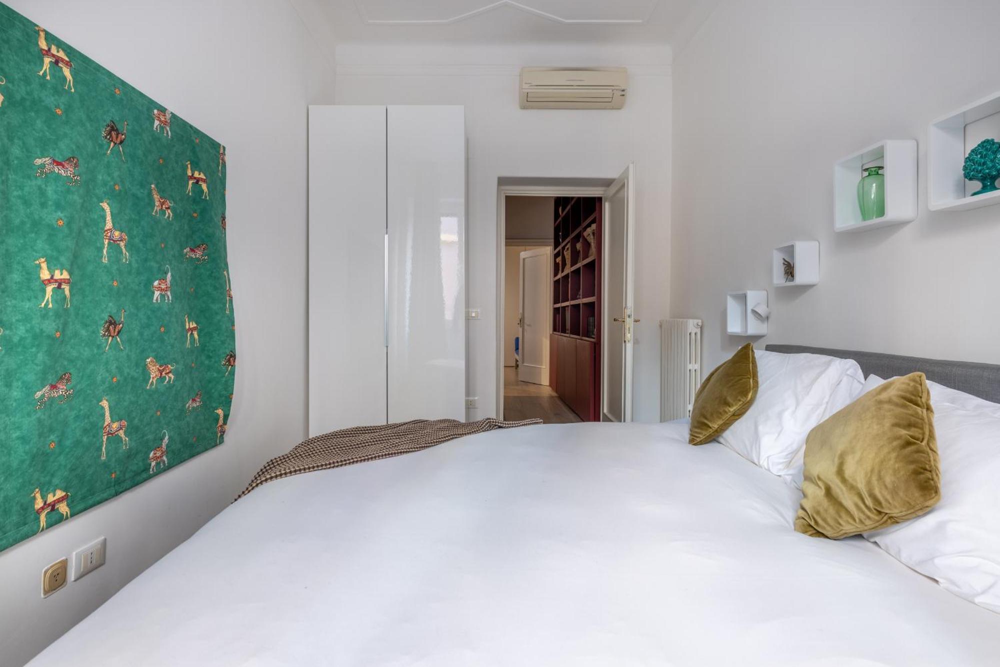 Urban Chic 2 Bedroom Vatican Escape *