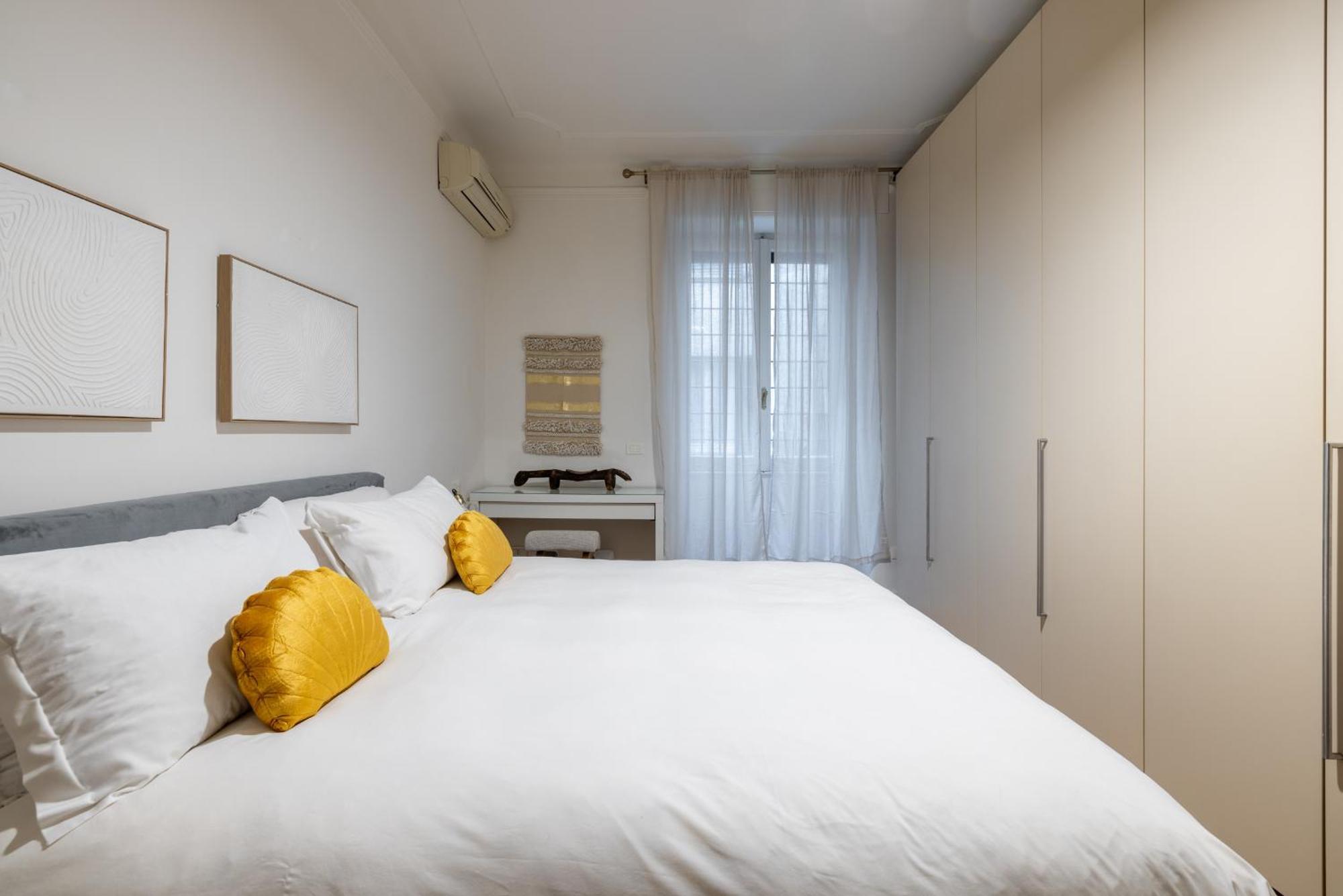 Urban Chic 2 Bedroom Vatican Escape *
